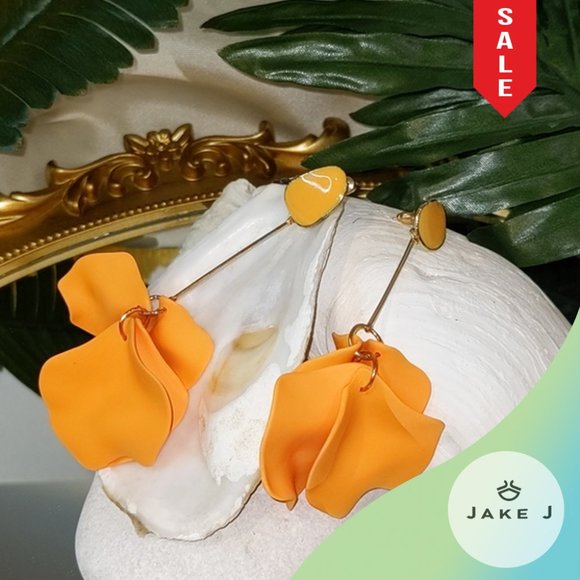 🍑Trendy Tropical Boho Summer Petal Floral Dangle Earrings  One Size - Picture 1 of 9